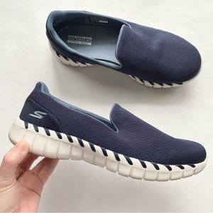 Sketchers Go Walk Air Cooled Goga Mat Slip On Sneakers